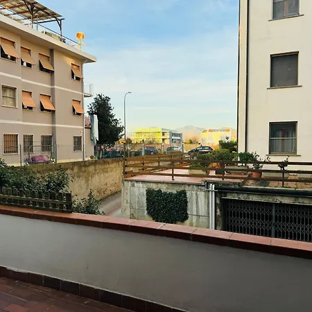 فندق مبيت وإفطار Porta Aperta بيزا